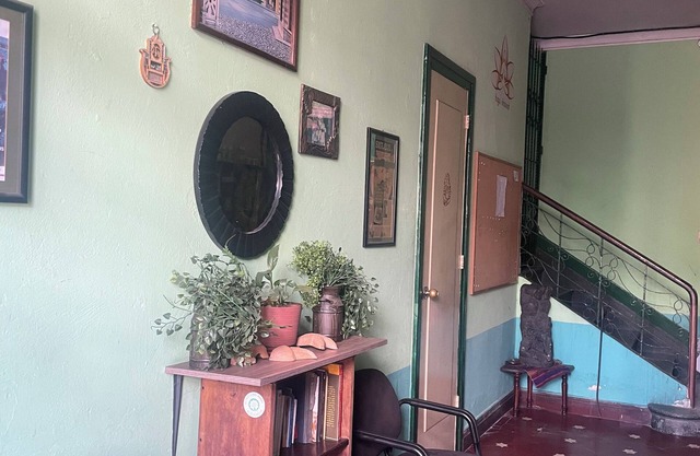 Affordable colonial style room in the historic center of the city