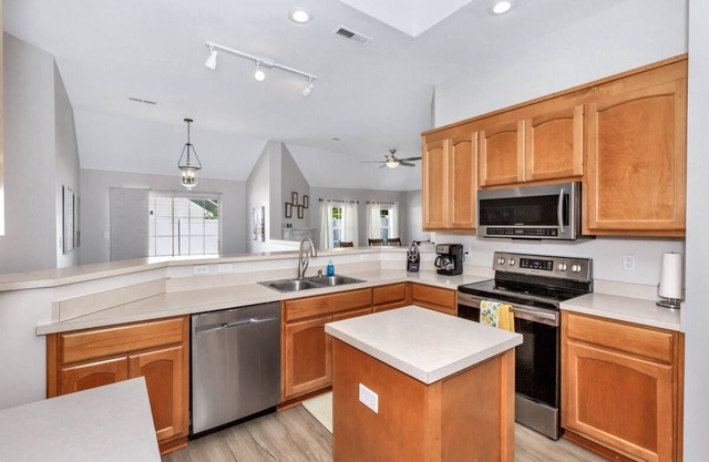 Affordable Large Family Home Close to All of Huntsville!