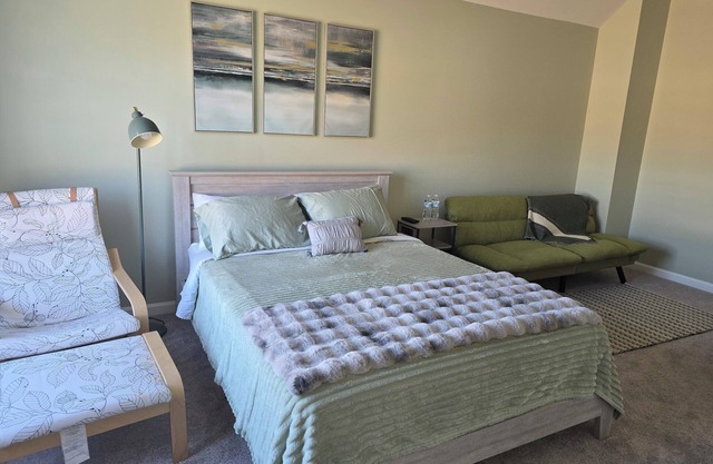 Affordable/luxury Room with private bath in ATLANTA [Master bedroom]