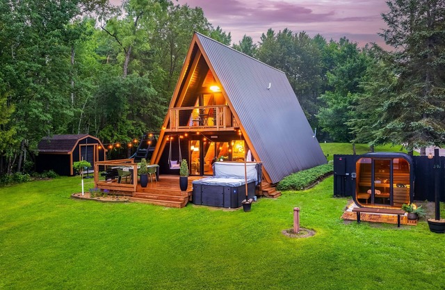 Stunning A-frame! Amazing sunsets!