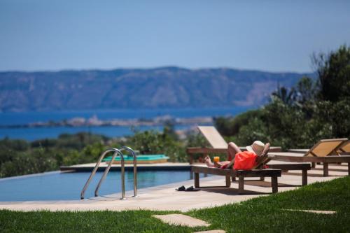 Agarathos Traditional Rooms - Pool - Kaliviani -On the road to Balos