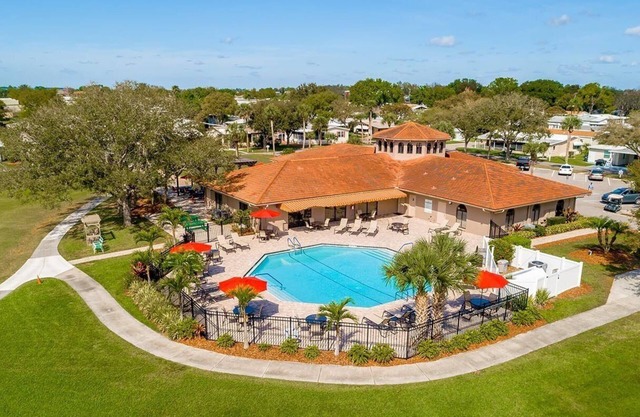 55 Plus Golf Community 3/2 Den, Lanai, Deck