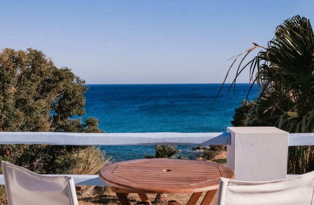 Agnadi Syros Beachfront Studios & Rooms