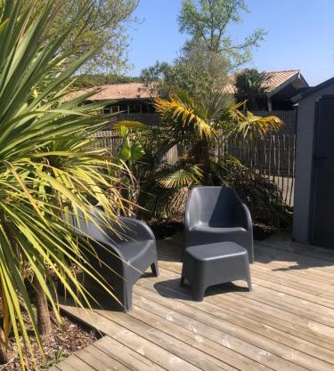 Agréable maison à Arès plein centre mais au calme et à cinq minutes à pied de la plage