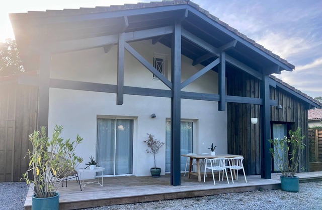 Agréable Petite Maison Avec Jardin Tout Près de la Plage