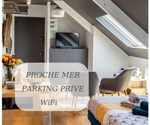 Agréable studio sous les toits - Parking - WiFi