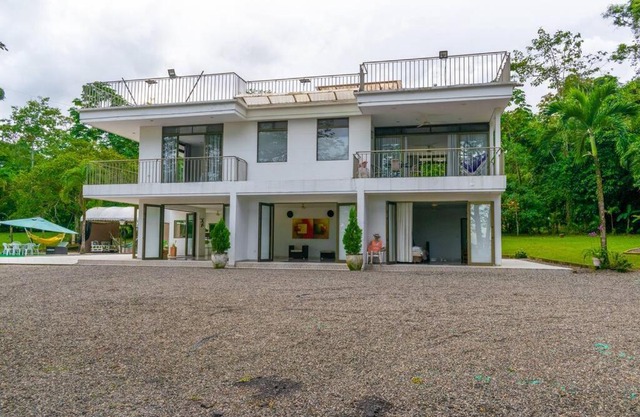 Agradable y hermosa casa de campo con piscina.