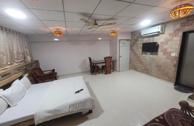 AGRAWAL BHAVAN BUDGET Stay only for indians