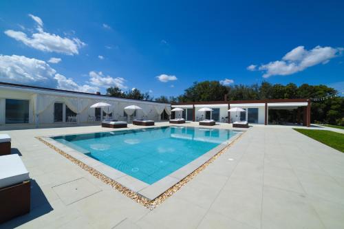 Agricola Chiani with Shared Pool