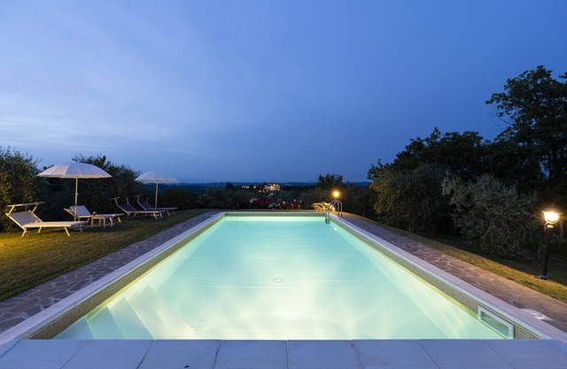 AGRITOURISM PISA HILLS-GIRASOLE. PRIVATE OUTDOOR AREA. POOL & JACUZZI.