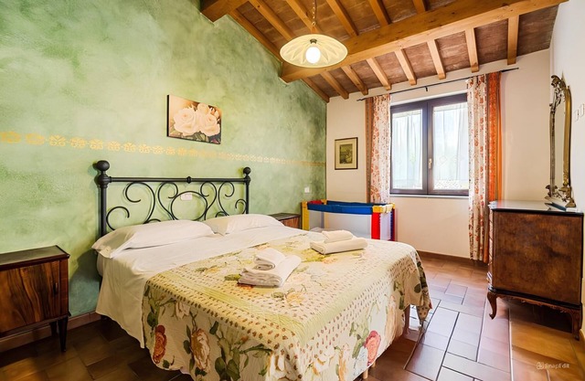 AGRITURISM IL GIGLIO DI S.ANTONIO WITH GARDEN FOR ANIMAL AND PRIVATE POOL