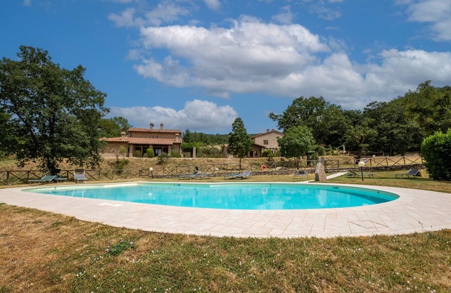 Agriturismo Ginepro Poderone con jardín, piscina compartida y Wi-Fi