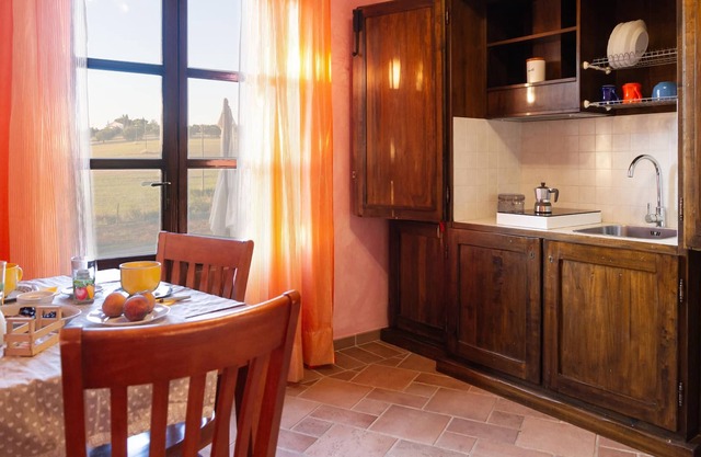 Agriturismo 'La Zizzola' con piscina, jardín y Wi-Fi