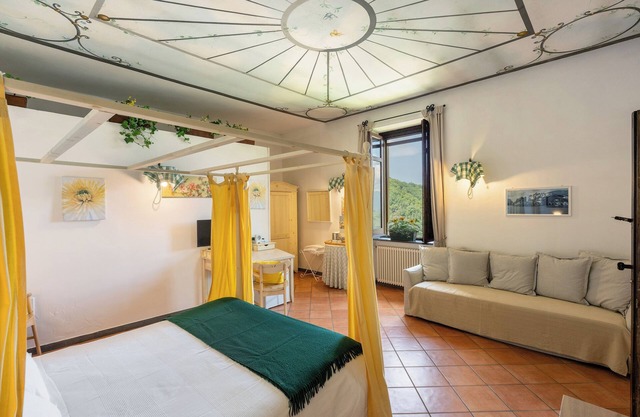 Agriturismo 'Suite Con Vista Vesuvio' con vistas a las montañas, Wi-Fi y aire acondicionado