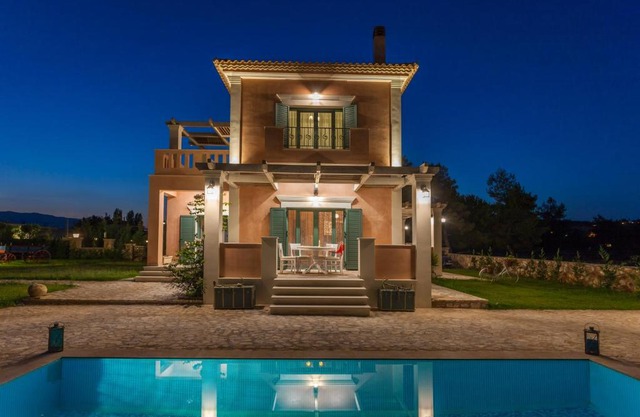 Agro Art Boutique & Luxury Villas - Two Art Villas with Pools, Unique Decors, and a Treehouse Option