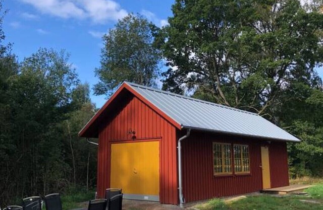 Agundaborg boathouse close by lake