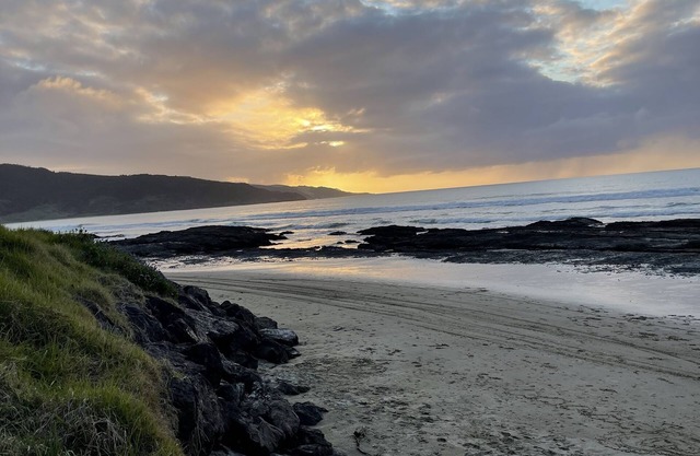 Ahipara beach front downstairs studio unit