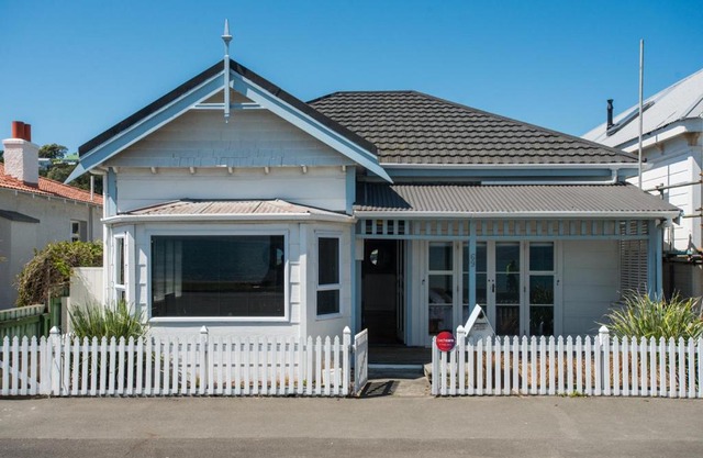 Ahuriri Cottage - Napier Holiday Home