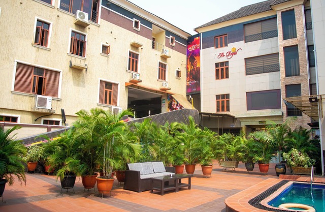 Ai-Royal Hotel & Suites