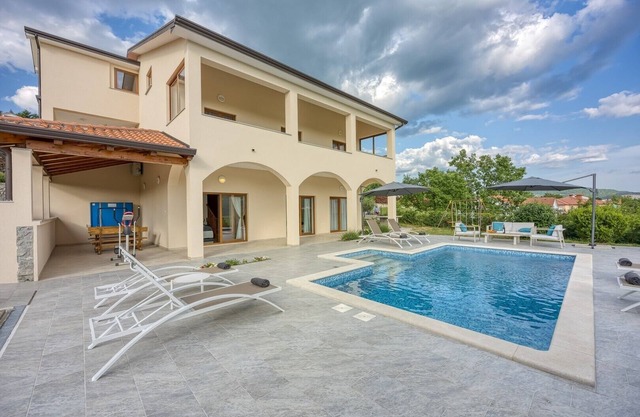 Holiday Apartment Aida with Private Pool