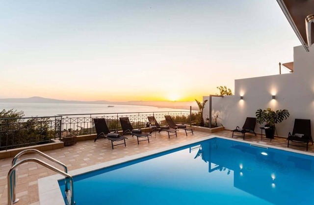 Aigli Luxury Villa - Panoramic Seaview Retreat