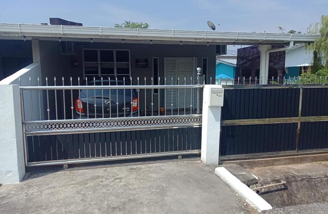 Aiman's Homestay for Muslim