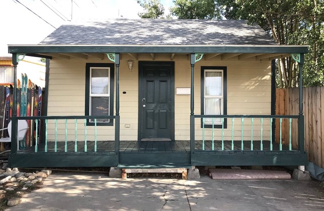 Air Capitol Cottage Leadville -great location-backyard-great for kids & pets