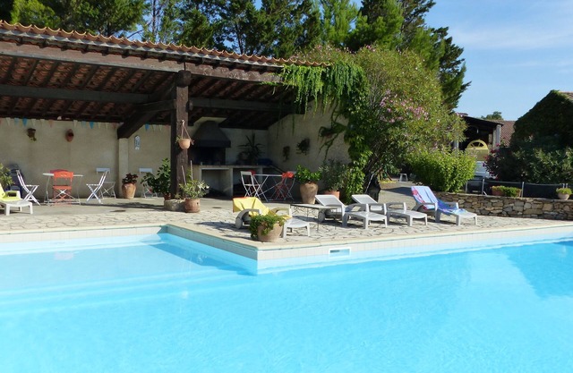 Casa con aire acondicionado "Gîte de France 4 épis" - Piscina en la finca vinícola