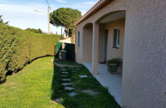 Air-conditioned gîte with shared pool near Argelès sur Mer