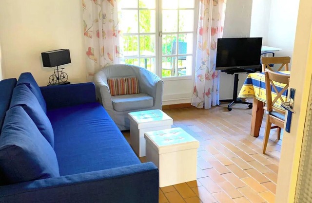 Air-conditioned apartment in the heart of the village