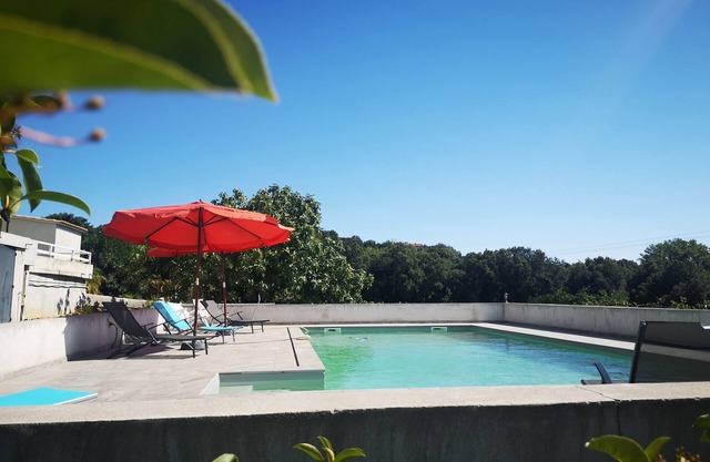 Casa con piscina en el corazón del viñedo corso sin vis à vis muy tranquila.
