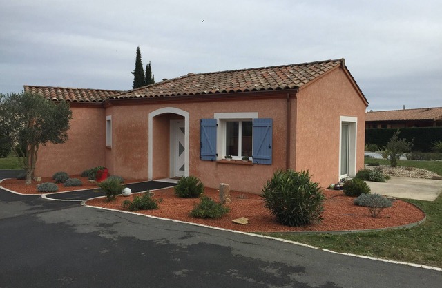 3 Bedroom Private vacation home in Bernac