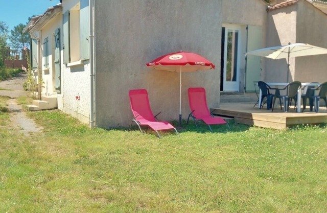 Air-conditioned single-storey house on 900 m2 of land in a village in southern Ardèche