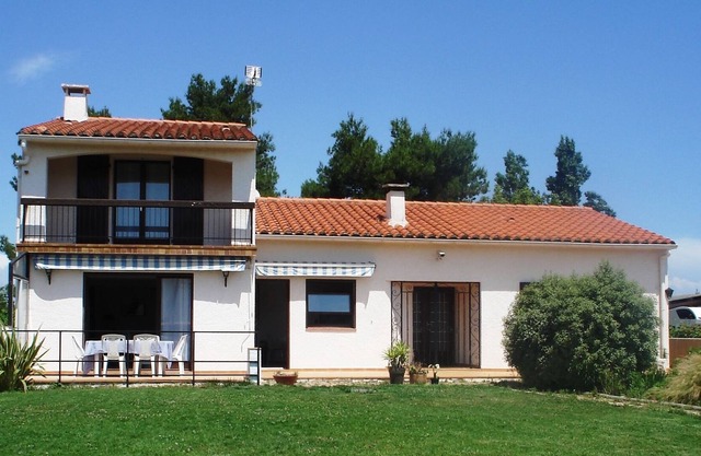 Villa con aire acondicionado 135m2 a 10 minutos de las playas en una zona tranquila con jardín.