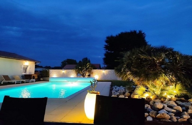 Air-conditioned villa in a quiet area on the edge of a forest, rated 4*.