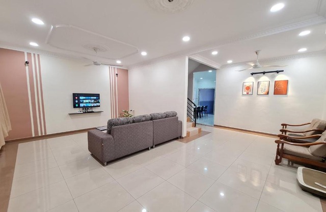 Air-home M9 Simpang near Aulong Econsave, 4BR, 10pax, Netflix