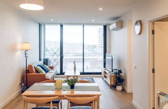 Aircabin | Carnegie | Modern | 2 Beds Apt Parking