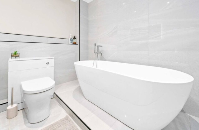 Airdrie 2 bed 3 bathrooms
