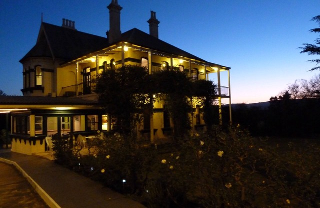 Airlie House Motor Inn