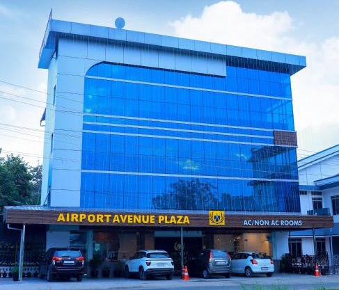 Airport Avenue Plaza