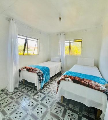 Airport Cottage - Private Twin Room