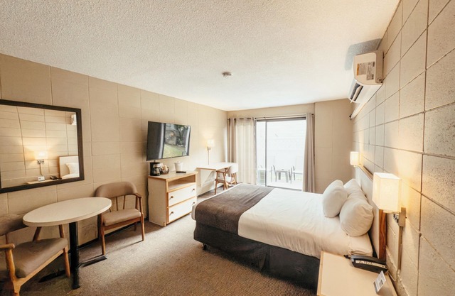 Airport Inn