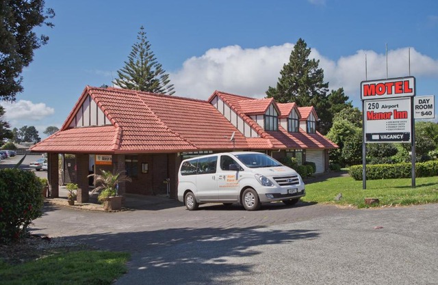 Airport Manor Inn