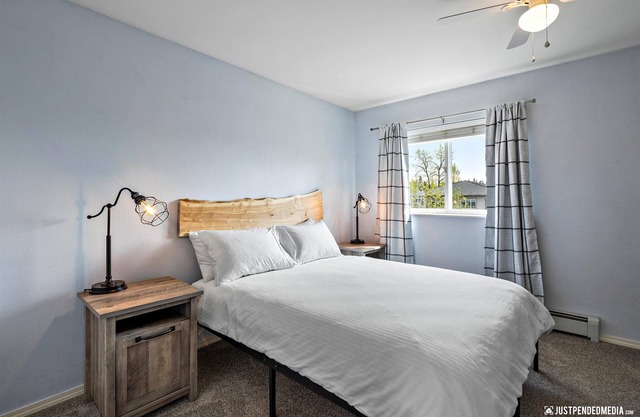 Airport Retreat / 2BR+1.5BA Duplex Unit