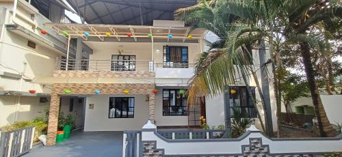 Airport villa