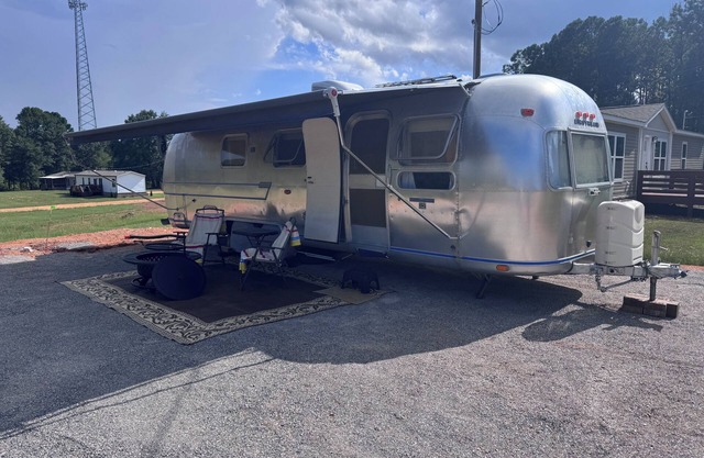 Airstream Land Yacht 31ft