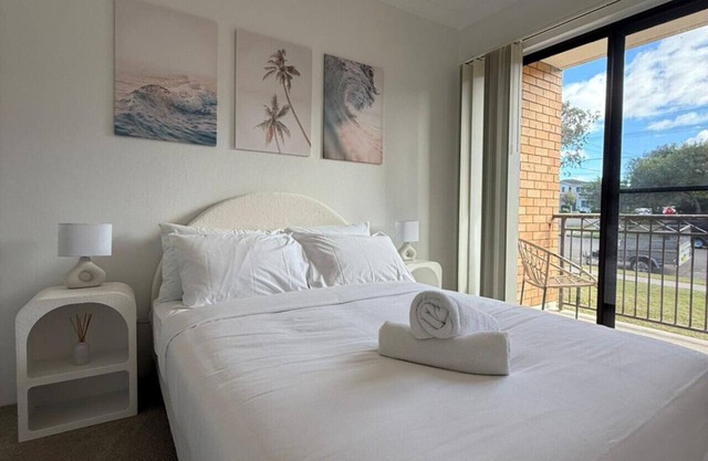 Airy Cronulla beach escape 2 bed