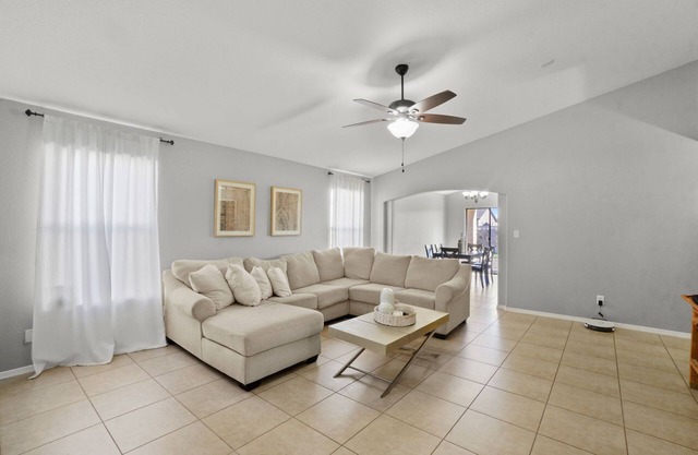 Airy, Open-Concept Home. Pet-Friendly!