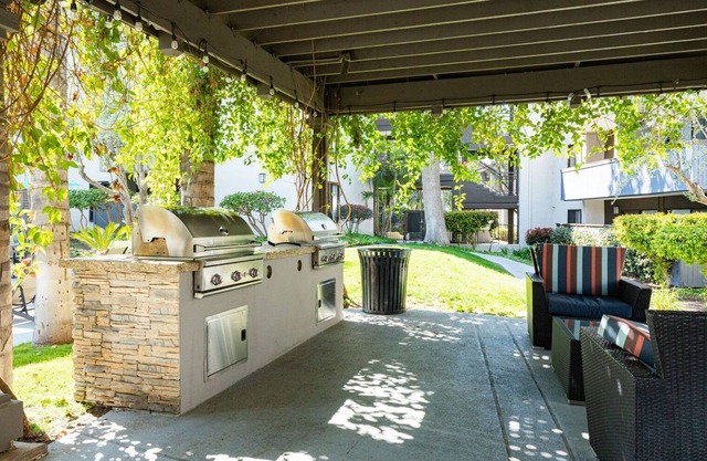 Airy Woodland Hills 1BR w/ Pool & Gym, near Warner Center, by Blueground