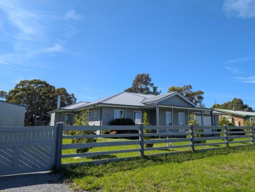 Aiyana's Coastal Retreat